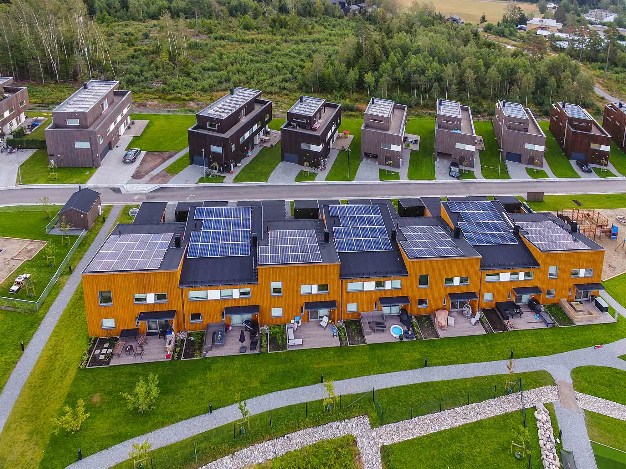 Kjøpte nytt hus med solcellepanel – reduserte strømkostnadene med 25%